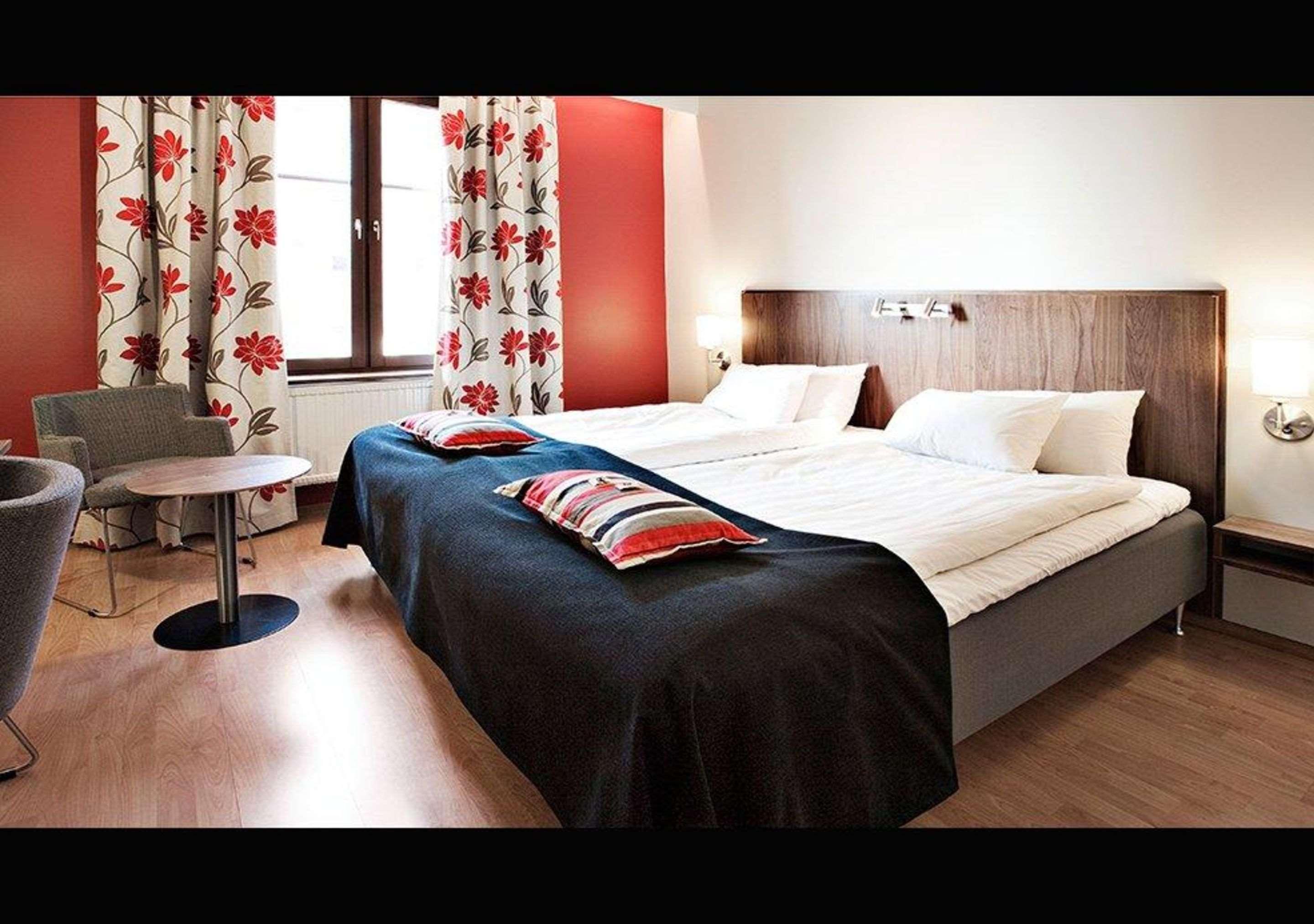 Home Hotel Kung Oscar Trollhättan Buitenkant foto