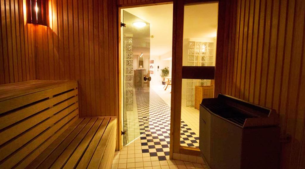 Home Hotel Kung Oscar Trollhättan Buitenkant foto