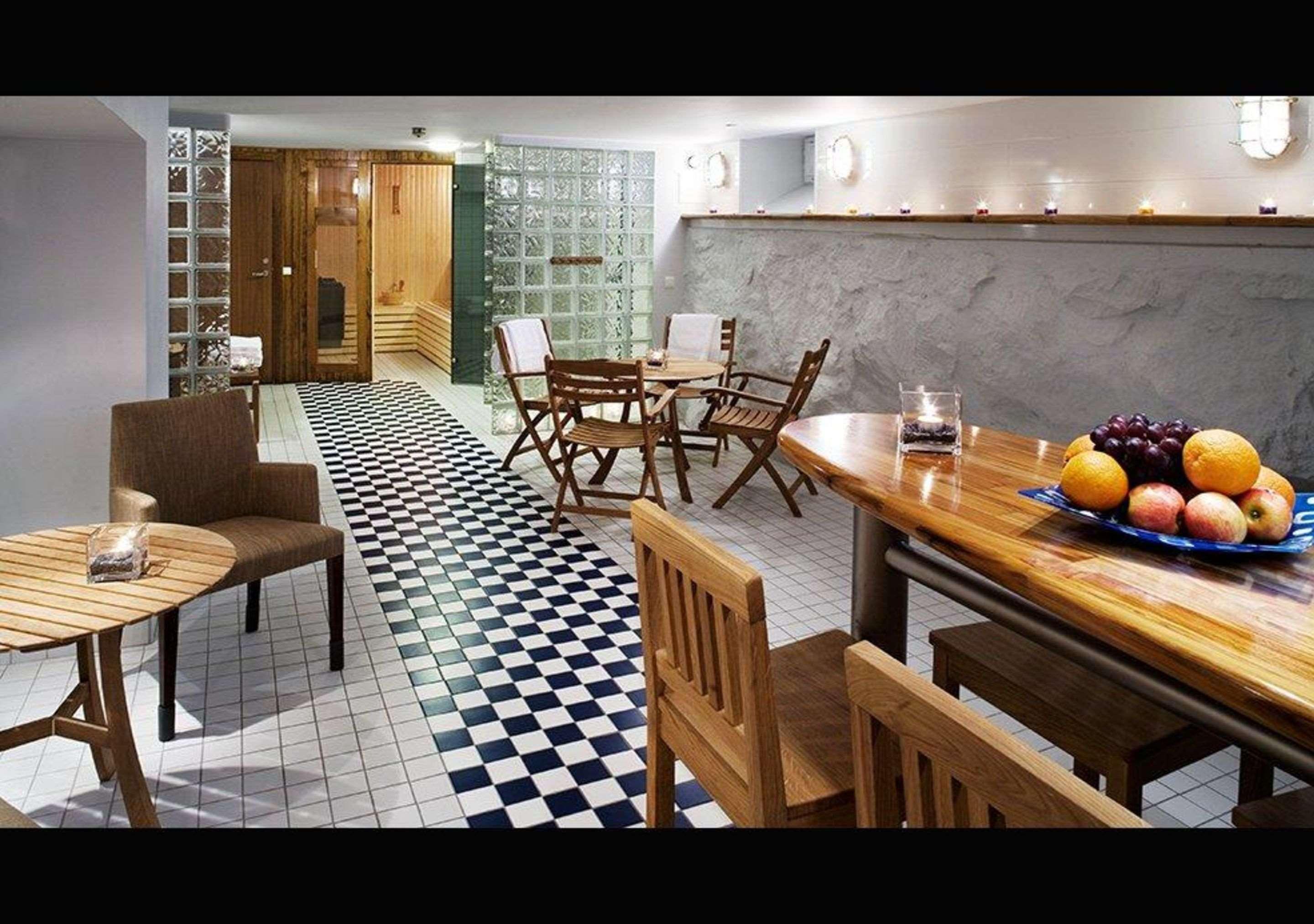 Home Hotel Kung Oscar Trollhättan Buitenkant foto