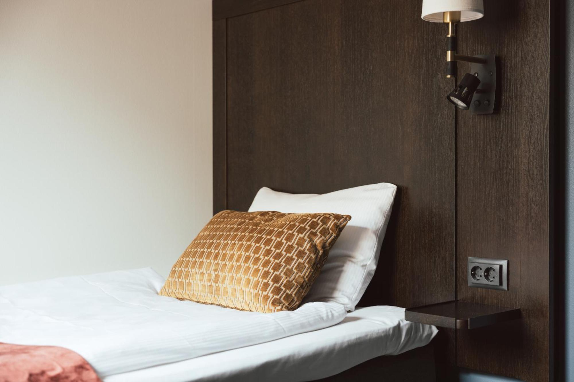 Home Hotel Kung Oscar Trollhättan Buitenkant foto