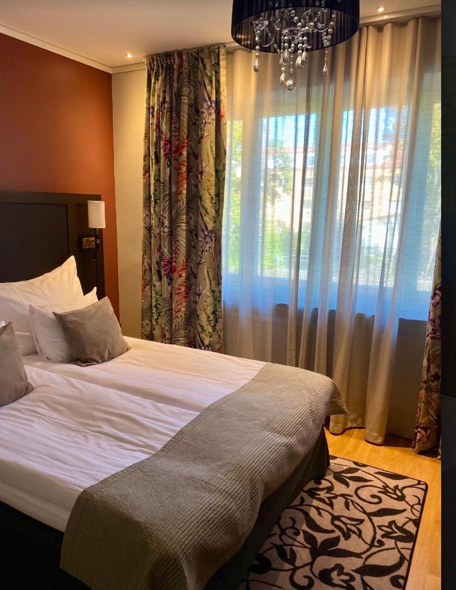 Home Hotel Kung Oscar Trollhättan Buitenkant foto